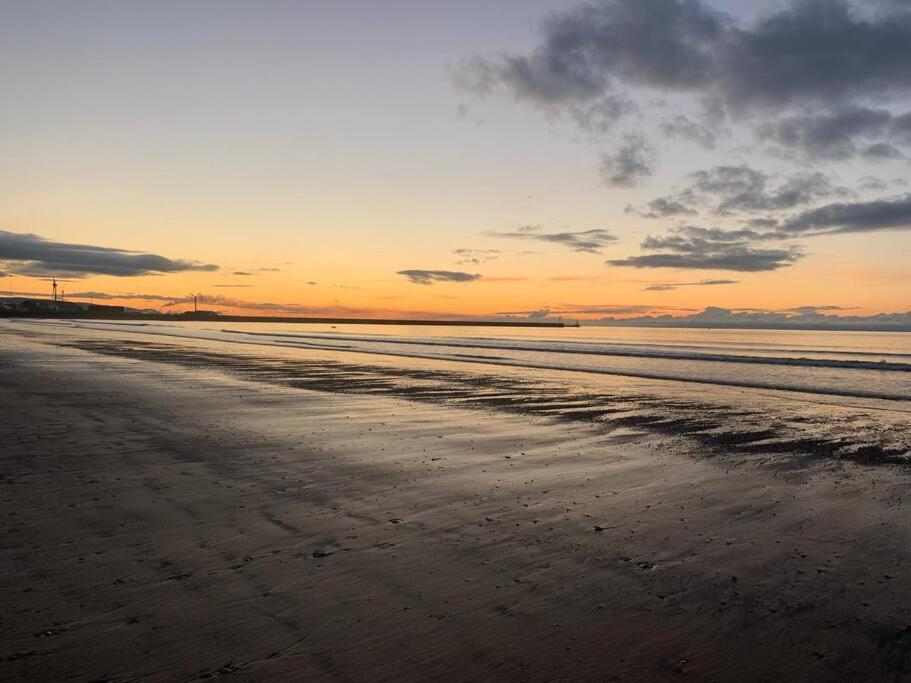 Luxe Living City Apartment - Beach, Wifi, Parking Swansea Exterior foto